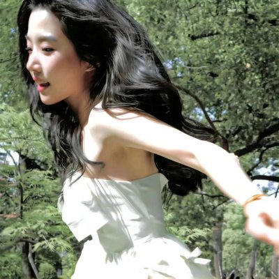 开画少女漫 海报